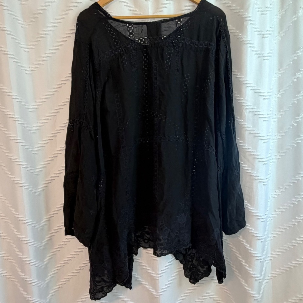 Johnny Was Black Embroidered Eyelet Cupra Rayon Handkerchief Hem Tunic Top 3X - Picture 2 of 6